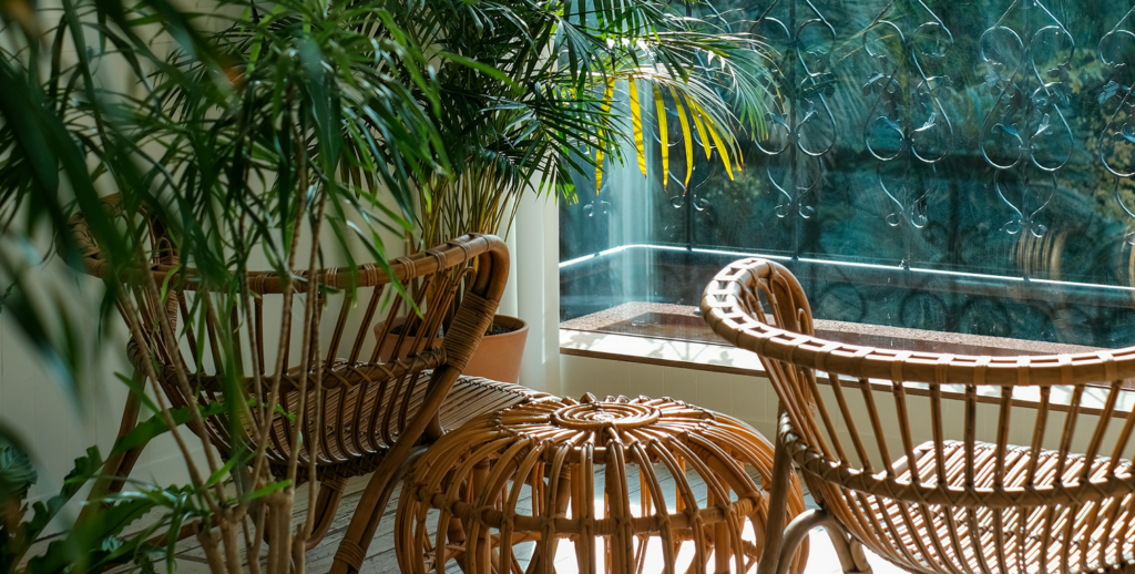 Peças criadas a partir da sua história. Na REVIVI, a personalização começa pelo material. Criamos peças sob medida a partir das madeiras...